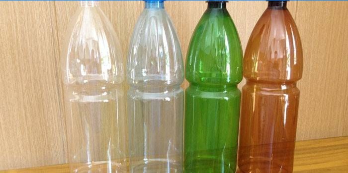 Çok renkli plastik şişe