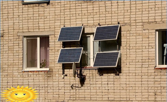 Apartman penceresindeki güneş panelleri