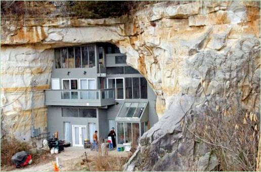ABD'de bir mağaranın içinde sıra dışı bir ev