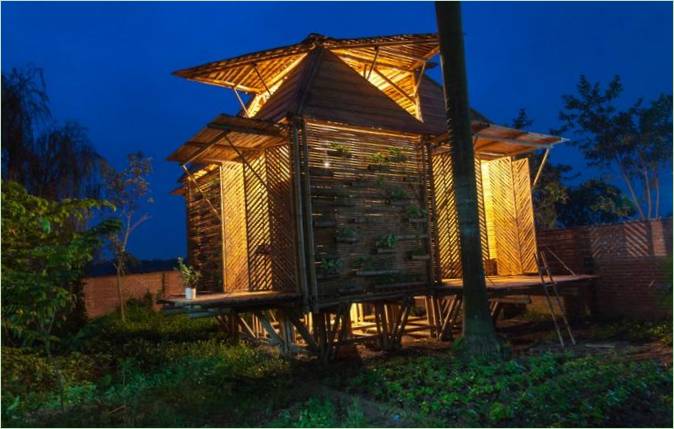 BB Home bambu evinin gece aydınlatması